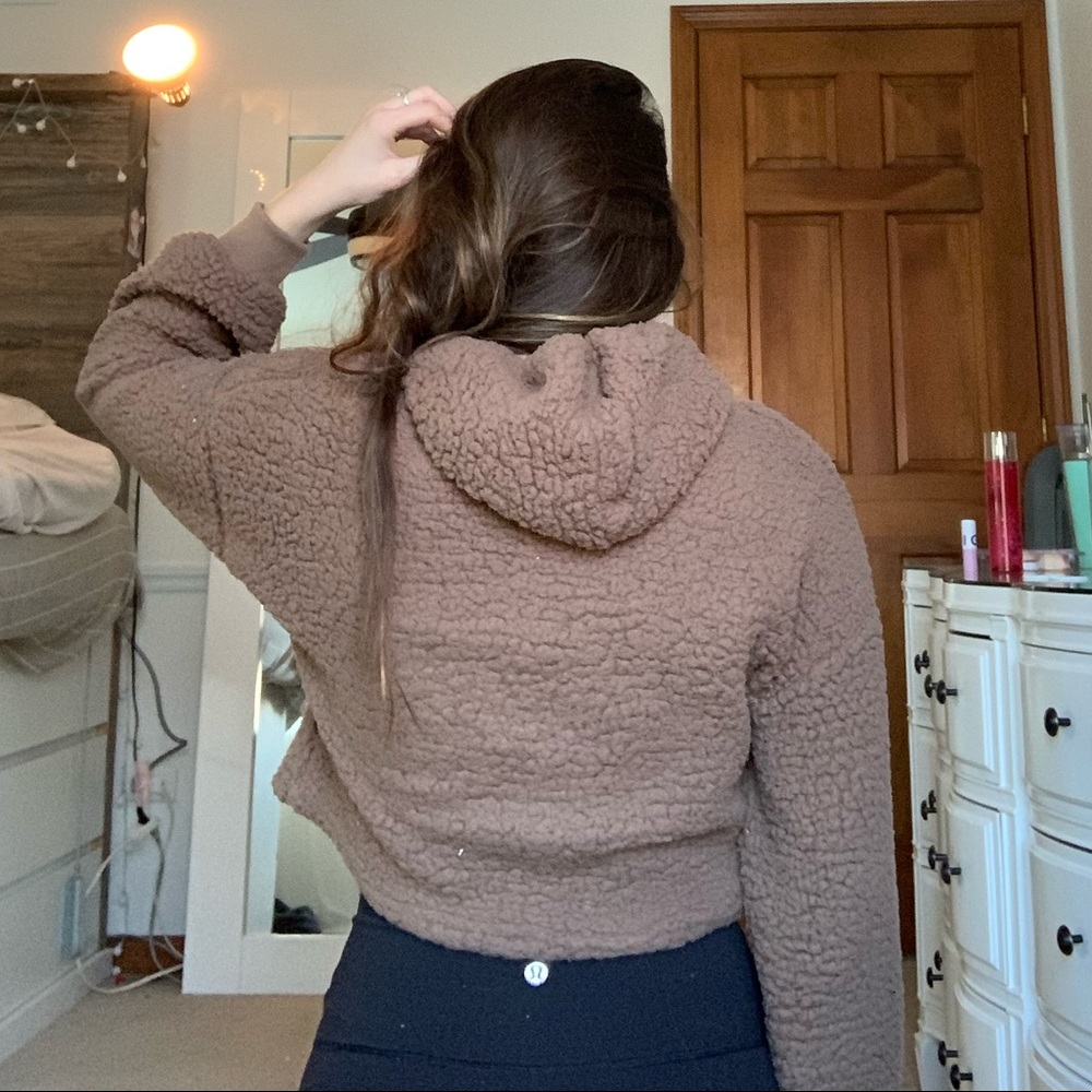 Brown fuzzy sweater/sweatshirt 🐻